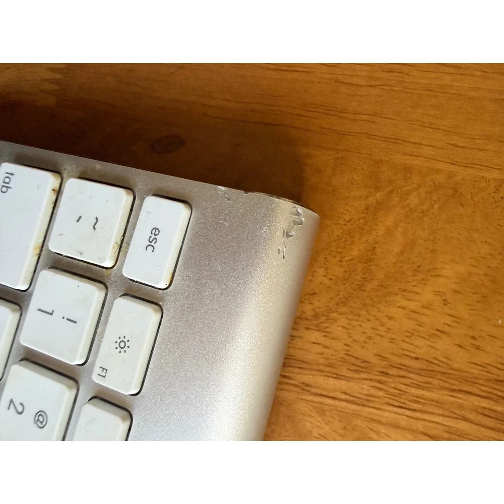 Apple Wireless Keyboard A1314 Silver Aluminum Bluetooth MC184LL/B Mac iPad